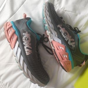 Hoka Arahi running shoe